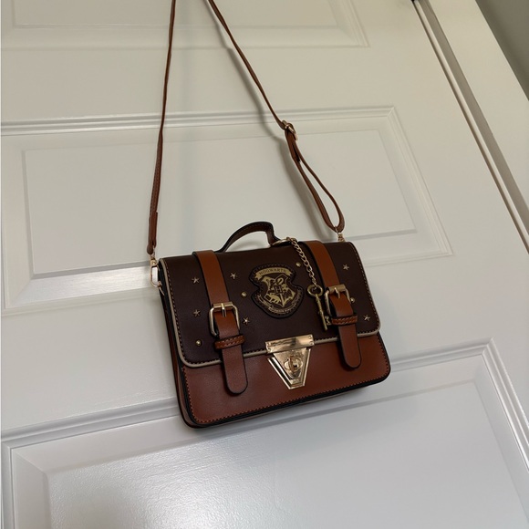 Hogwarts Harry Potter Crossbody Bag - Picture 3 of 7
